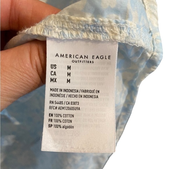AE American Eagle resort shirt blue and white bshirt sleeve button down - Picture 12 of 16